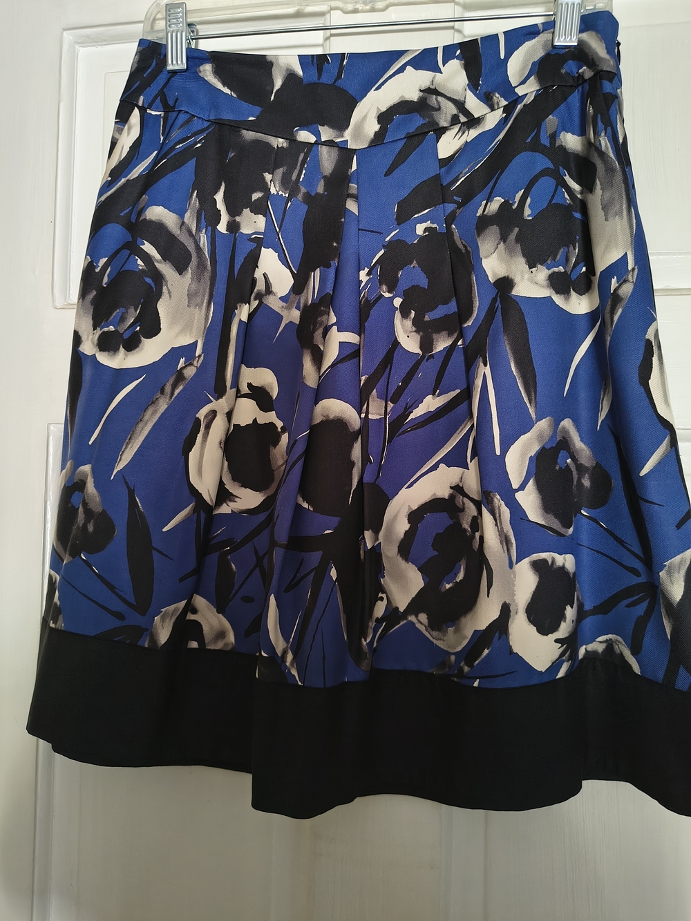 Ann Taylor Blue Floral A-Line Skirt with Black Border And Pockets!